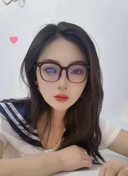 佳佳.PNG